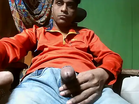 Snapshot of desiboy1101 chatting on December 18, 2024, 2:06 pm desiboy1101 online show from December 18, 2024, 2:06 pm