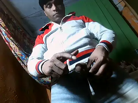 Snapshot of desiboy1101 chatting on February 18, 2025, 12:39 pm desiboy1101 online show from February 18, 2025, 12:39 pm