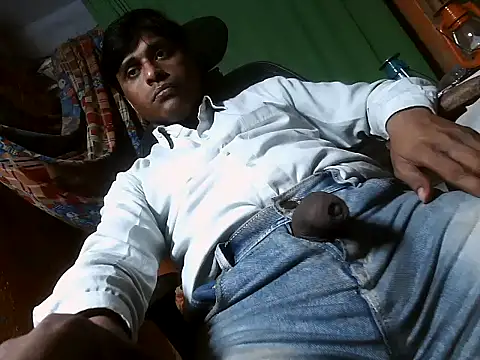 Snapshot of desiboy1101 chatting on March 1, 2025, 1:18 pm desiboy1101 online show from March 1, 2025, 1:18 pm
