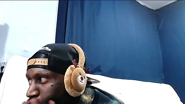 iBreakHeartz online show from November 30, 2025, 11:36 am