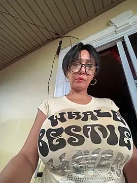 sweetieme online show from October 19, 2025, 12:11 am