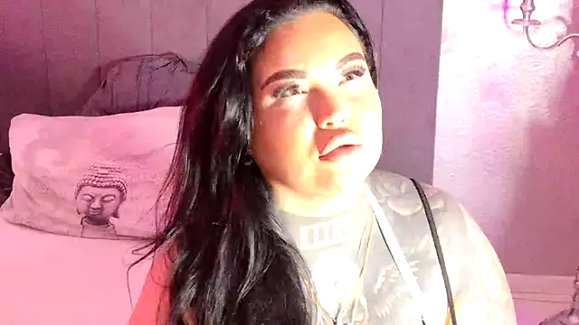 Snapshot of _MelinaCurves_ chatting on February 21, 2025, 9:22 pm  MelinaCurves  online show from February 21, 2025, 9:22 pm