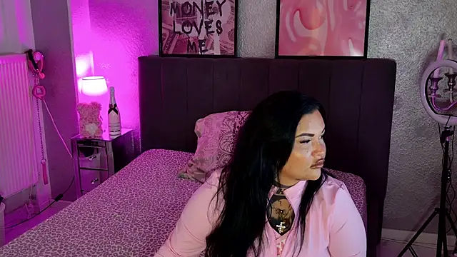 Snapshot of _MelinaCurves_ chatting on February 28, 2025, 8:28 pm  MelinaCurves  online show from February 28, 2025, 8:28 pm