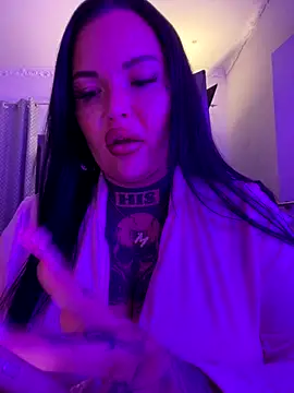 Snapshot of _MelinaCurves_ chatting on October 5, 2025, 9:02 pm  MelinaCurves  online show from October 5, 2025, 9:02 pm