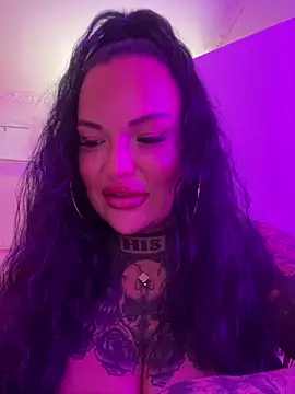 Snapshot of _MelinaCurves_ chatting on October 10, 2025, 9:14 pm  MelinaCurves  online show from October 10, 2025, 9:14 pm
