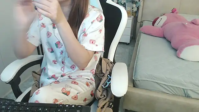 Snapshot of Hanako_love chatting on January 15, 2025, 2:27 am Hanako love online show from January 15, 2025, 2:27 am