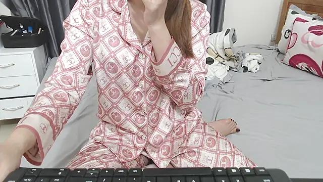 Snapshot of Hanako_love chatting on February 1, 2025, 3:39 pm Hanako love online show from February 1, 2025, 3:39 pm