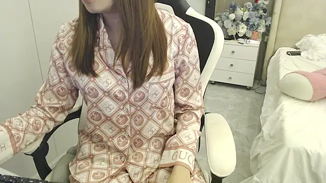 Snapshot of Hanako_love chatting on February 13, 2025, 3:03 pm Hanako love online show from February 13, 2025, 3:03 pm