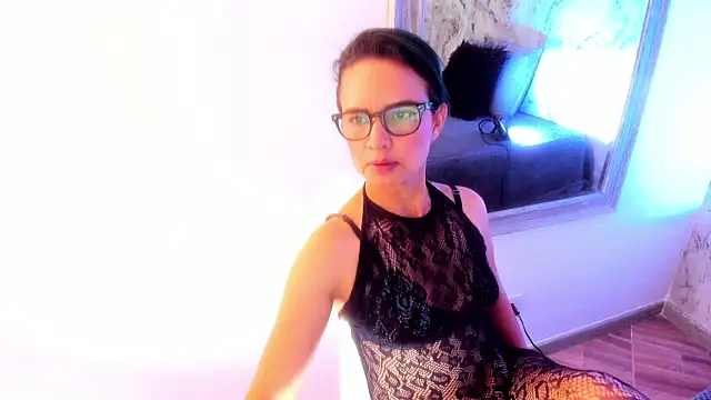 Snapshot of BrianaGarner chatting on February 9, 2025, 6:37 pm BrianaGarner online show from February 9, 2025, 6:37 pm