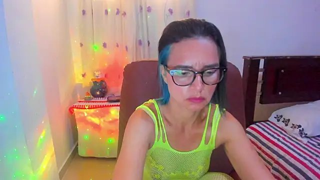 Snapshot of BrianaGarner chatting on October 28, 2025, 5:15 pm BrianaGarner online show from October 28, 2025, 5:15 pm