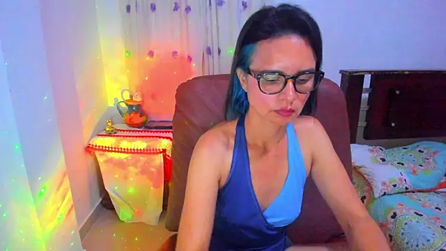 Snapshot of BrianaGarner chatting on November 9, 2025, 4:44 am BrianaGarner online show from November 9, 2025, 4:44 am