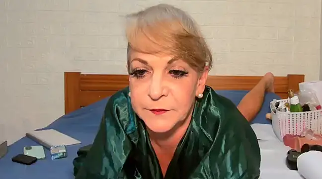 Snapshot of awild_kitten chatting on March 17, 2025, 8:51 am awild kitten online show from March 17, 2025, 8:51 am