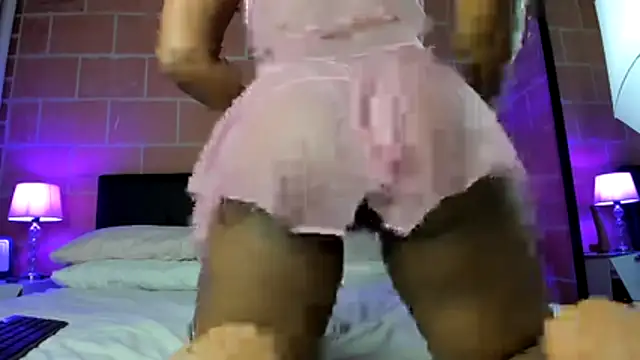 Snapshot of let_do_it chatting on October 30, 2025, 2:35 am let do it online show from October 30, 2025, 2:35 am