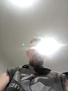 Snapshot of Skody31 chatting on December 15, 2025, 9:02 am Skody31 online show from December 15, 2025, 9:02 am