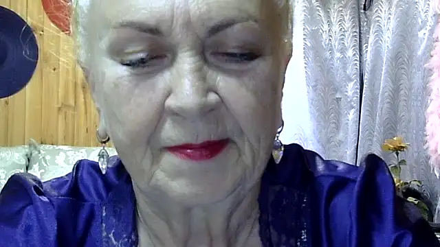 Emma52610 online show from October 11, 2025, 11:20 am