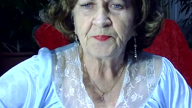 Emma52610 online show from November 21, 2025, 5:00 pm