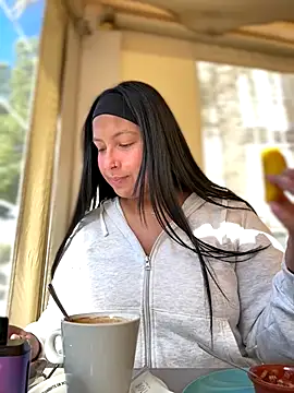 Snapshot of DannaaMeliza chatting on November 21, 2025, 11:31 am DannaaMeliza online show from November 21, 2025, 11:31 am