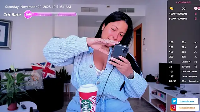 Snapshot of DannaaMeliza chatting on November 22, 2025, 9:52 am DannaaMeliza online show from November 22, 2025, 9:52 am