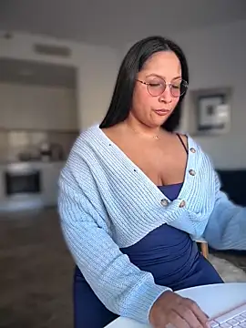 Snapshot of DannaaMeliza chatting on November 27, 2025, 9:22 am DannaaMeliza online show from November 27, 2025, 9:22 am