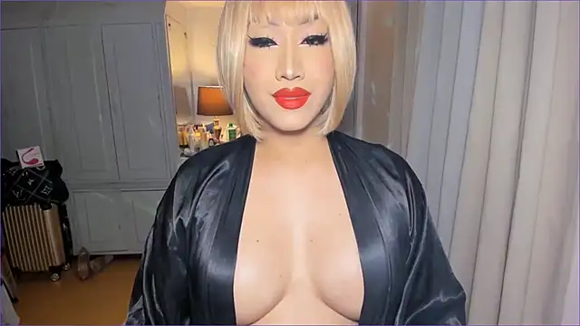 AliciaGundersen online show from September 12, 2025, 5:46 pm