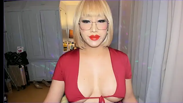 AliciaGundersen online show from September 28, 2025, 4:34 pm