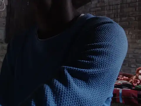 Snapshot of ThethunderPo chatting on November 6, 2025, 2:34 am ThethunderPo online show from November 6, 2025, 2:34 am