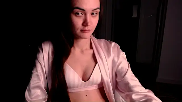 EvelynGG online show from November 22, 2025, 8:41 pm