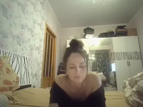 Snapshot of LindaStarS chatting on February 11, 2025, 8:10 pm LindaStarS online show from February 11, 2025, 8:10 pm