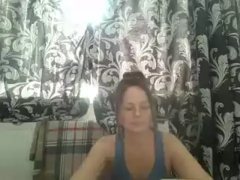 Snapshot of LindaStarS chatting on February 16, 2025, 12:54 pm LindaStarS online show from February 16, 2025, 12:54 pm