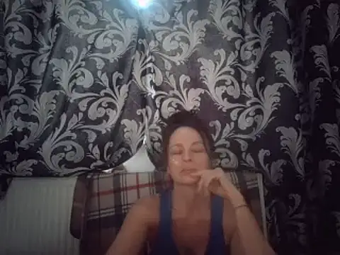 Snapshot of LindaStarS chatting on February 19, 2025, 5:27 am LindaStarS online show from February 19, 2025, 5:27 am