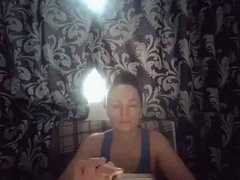 Snapshot of LindaStarS chatting on February 20, 2025, 5:44 am LindaStarS online show from February 20, 2025, 5:44 am