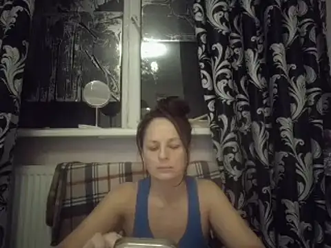 Snapshot of LindaStarS chatting on February 20, 2025, 5:51 pm LindaStarS online show from February 20, 2025, 5:51 pm