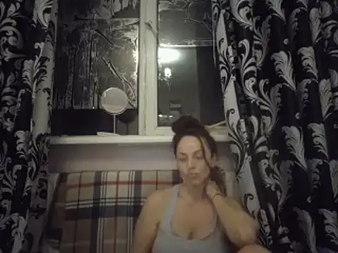 Snapshot of LindaStarS chatting on February 28, 2025, 5:59 pm LindaStarS online show from February 28, 2025, 5:59 pm