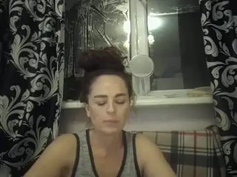 Snapshot of LindaStarS chatting on March 16, 2025, 5:17 pm LindaStarS online show from March 16, 2025, 5:17 pm