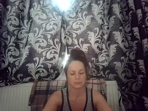 Snapshot of LindaStarS chatting on March 18, 2025, 5:52 am LindaStarS online show from March 18, 2025, 5:52 am