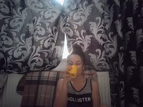 Snapshot of LindaStarS chatting on March 19, 2025, 5:08 am LindaStarS online show from March 19, 2025, 5:08 am