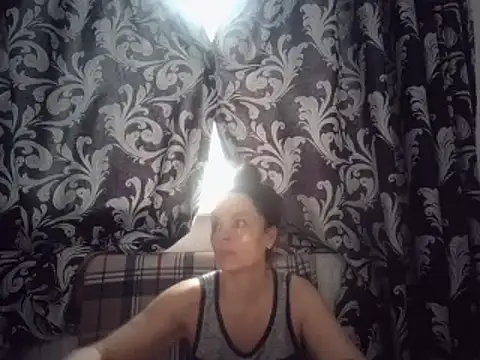 Snapshot of LindaStarS chatting on March 20, 2025, 5:24 am LindaStarS online show from March 20, 2025, 5:24 am