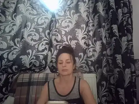 Snapshot of LindaStarS chatting on March 21, 2025, 5:32 am LindaStarS online show from March 21, 2025, 5:32 am