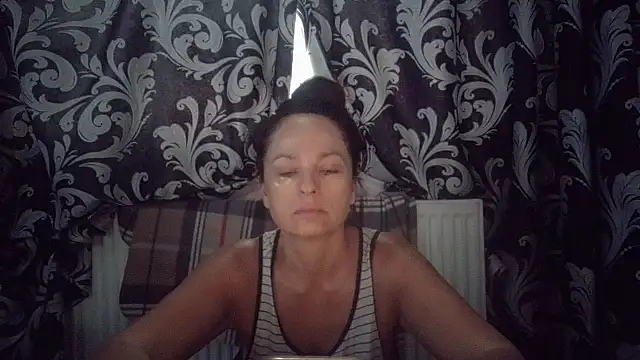 Snapshot of LindaStarS chatting on September 10, 2025, 4:34 am LindaStarS online show from September 10, 2025, 4:34 am