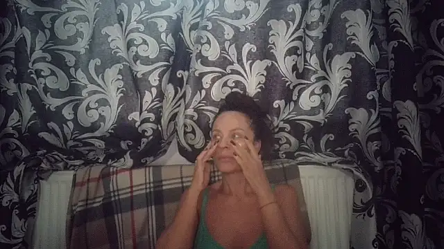 Snapshot of LindaStarS chatting on September 23, 2025, 4:26 am LindaStarS online show from September 23, 2025, 4:26 am