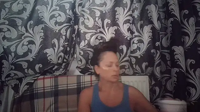 Snapshot of LindaStarS chatting on September 26, 2025, 4:38 am LindaStarS online show from September 26, 2025, 4:38 am