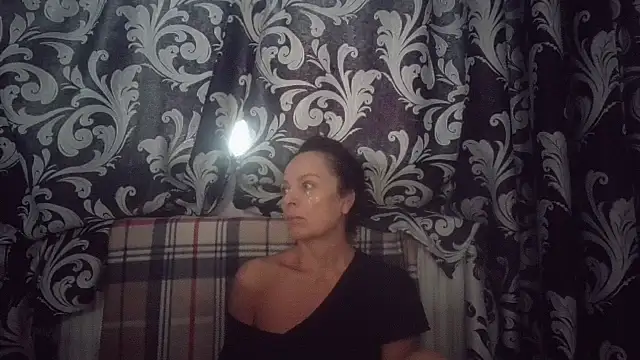 Snapshot of LindaStarS chatting on October 1, 2025, 5:02 am LindaStarS online show from October 1, 2025, 5:02 am