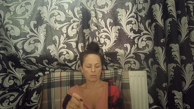 Snapshot of LindaStarS chatting on October 12, 2025, 6:45 am LindaStarS online show from October 12, 2025, 6:45 am