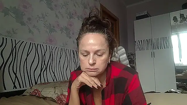 Snapshot of LindaStarS chatting on October 13, 2025, 11:54 am LindaStarS online show from October 13, 2025, 11:54 am