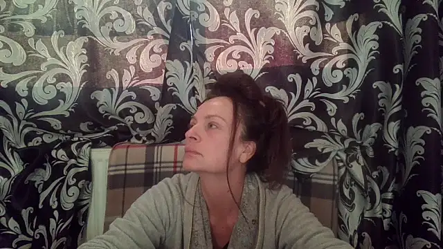 Snapshot of LindaStarS chatting on October 21, 2025, 2:40 pm LindaStarS online show from October 21, 2025, 2:40 pm