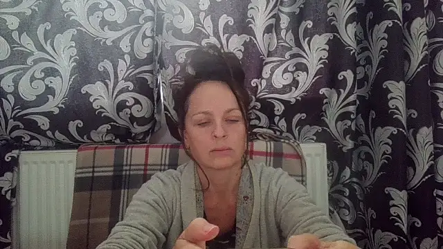 Snapshot of LindaStarS chatting on October 22, 2025, 7:30 am LindaStarS online show from October 22, 2025, 7:30 am