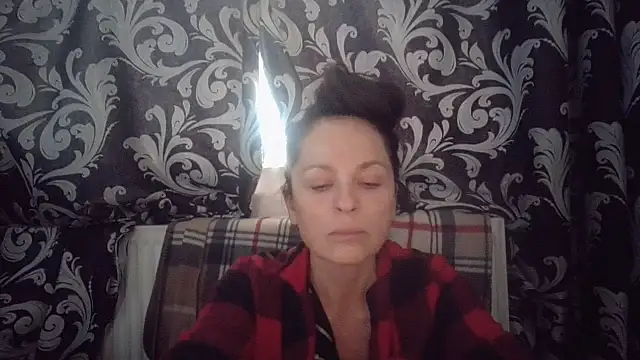 Snapshot of LindaStarS chatting on October 28, 2025, 6:39 am LindaStarS online show from October 28, 2025, 6:39 am