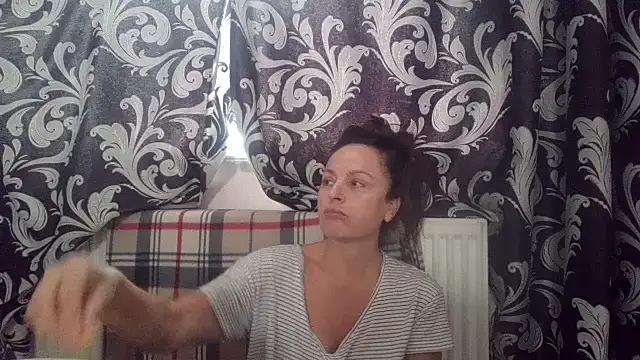 Snapshot of LindaStarS chatting on November 3, 2025, 10:05 am LindaStarS online show from November 3, 2025, 10:05 am