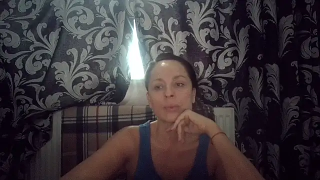 Snapshot of LindaStarS chatting on November 9, 2025, 7:06 am LindaStarS online show from November 9, 2025, 7:06 am