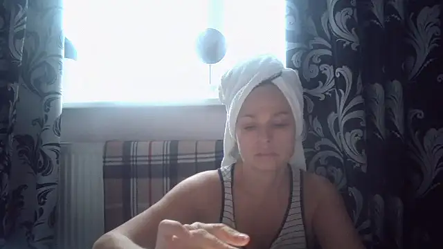 Snapshot of LindaStarS chatting on November 10, 2025, 2:05 pm LindaStarS online show from November 10, 2025, 2:05 pm